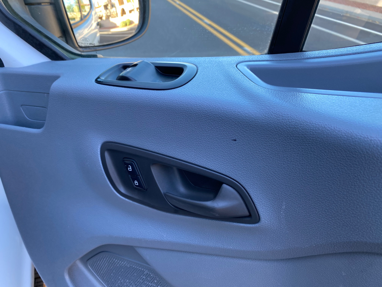 Ford Transit Wagon T-350 148" Low Roof XLT Swing-Out RH Dr 2016