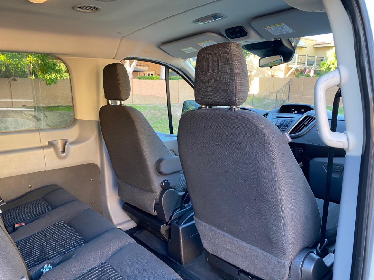 Ford Transit Wagon T-350 148" Low Roof XLT Swing-Out RH Dr 2016