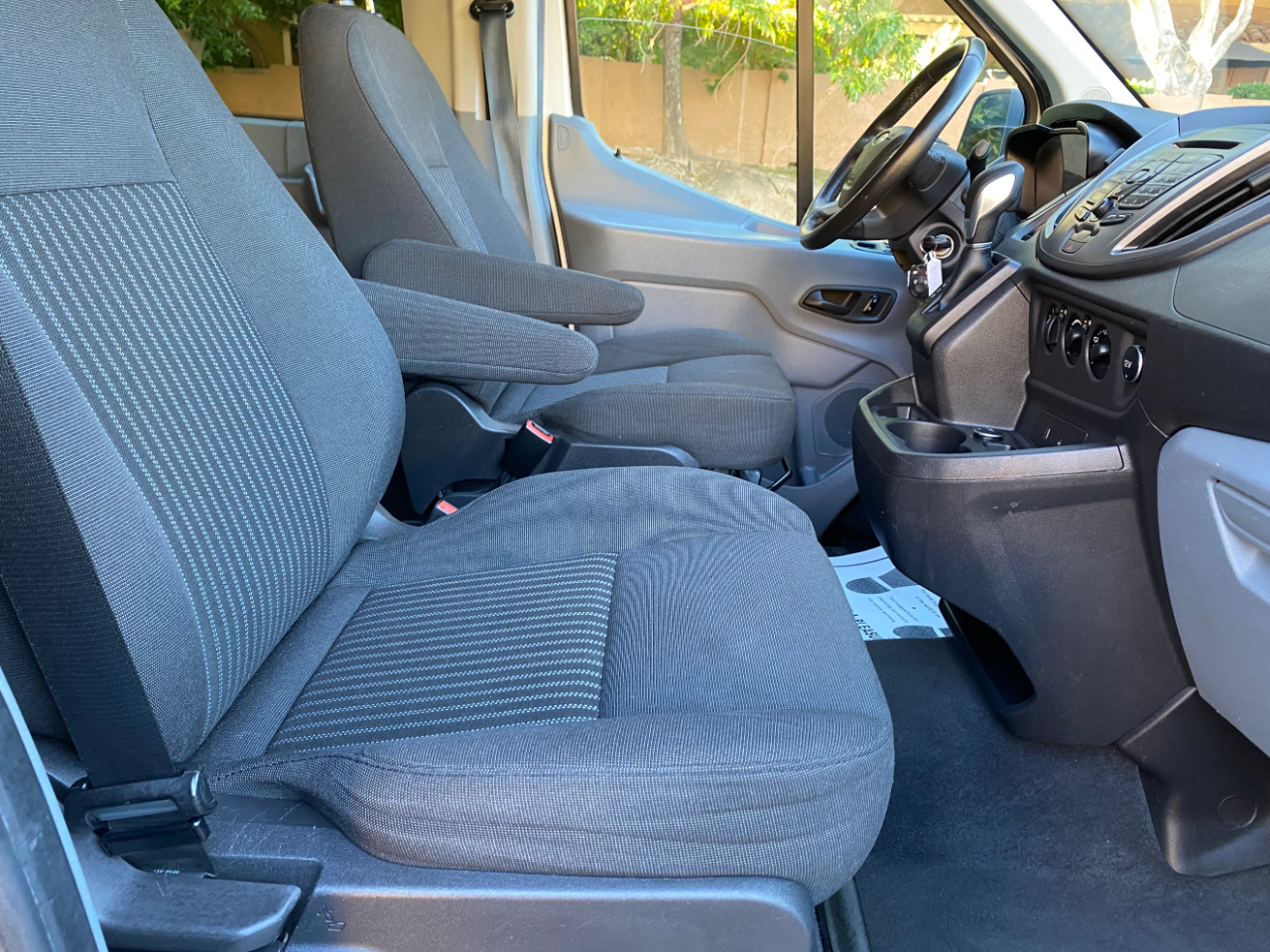 Ford Transit Wagon T-350 148" Low Roof XLT Swing-Out RH Dr 2016