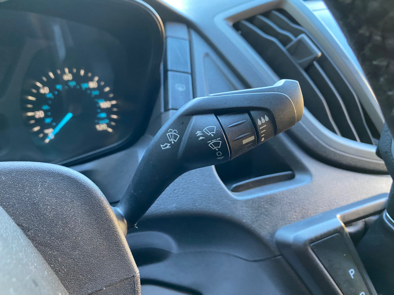 Ford Transit Wagon T-350 148" Low Roof XLT Swing-Out RH Dr 2016