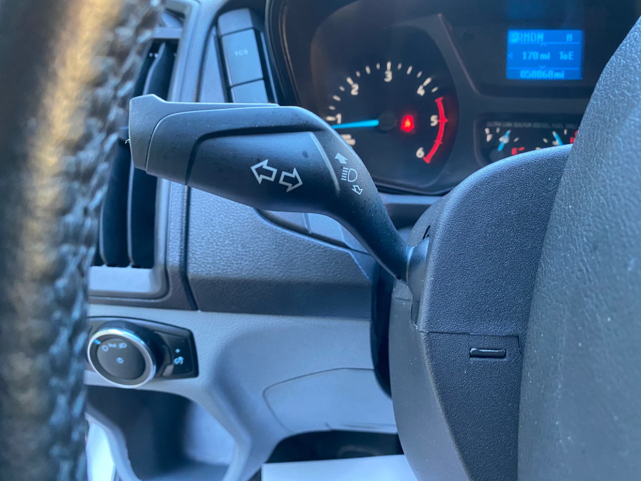 Ford Transit Wagon T-350 148" Low Roof XLT Swing-Out RH Dr 2016