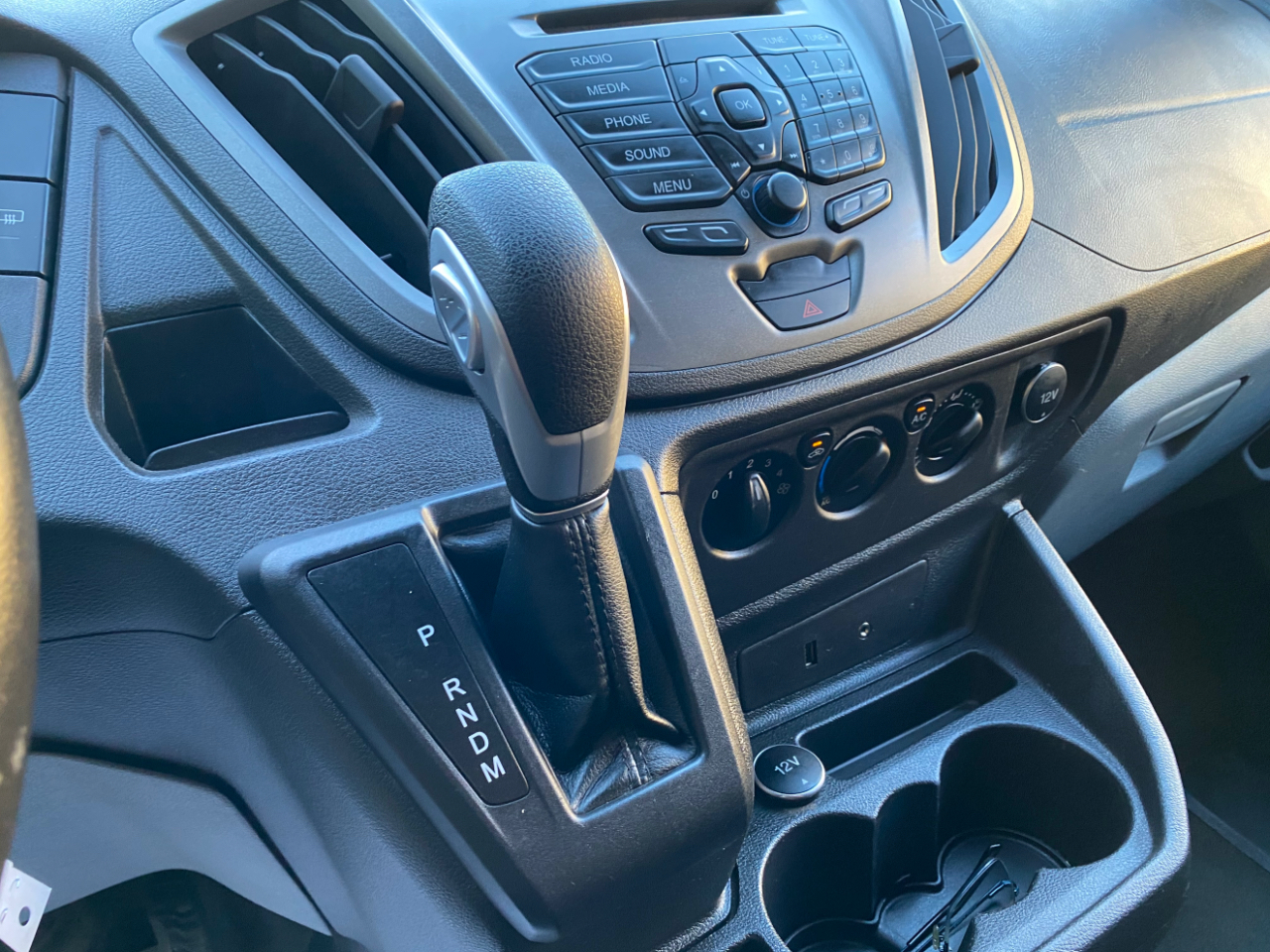 Ford Transit Wagon T-350 148" Low Roof XLT Swing-Out RH Dr 2016