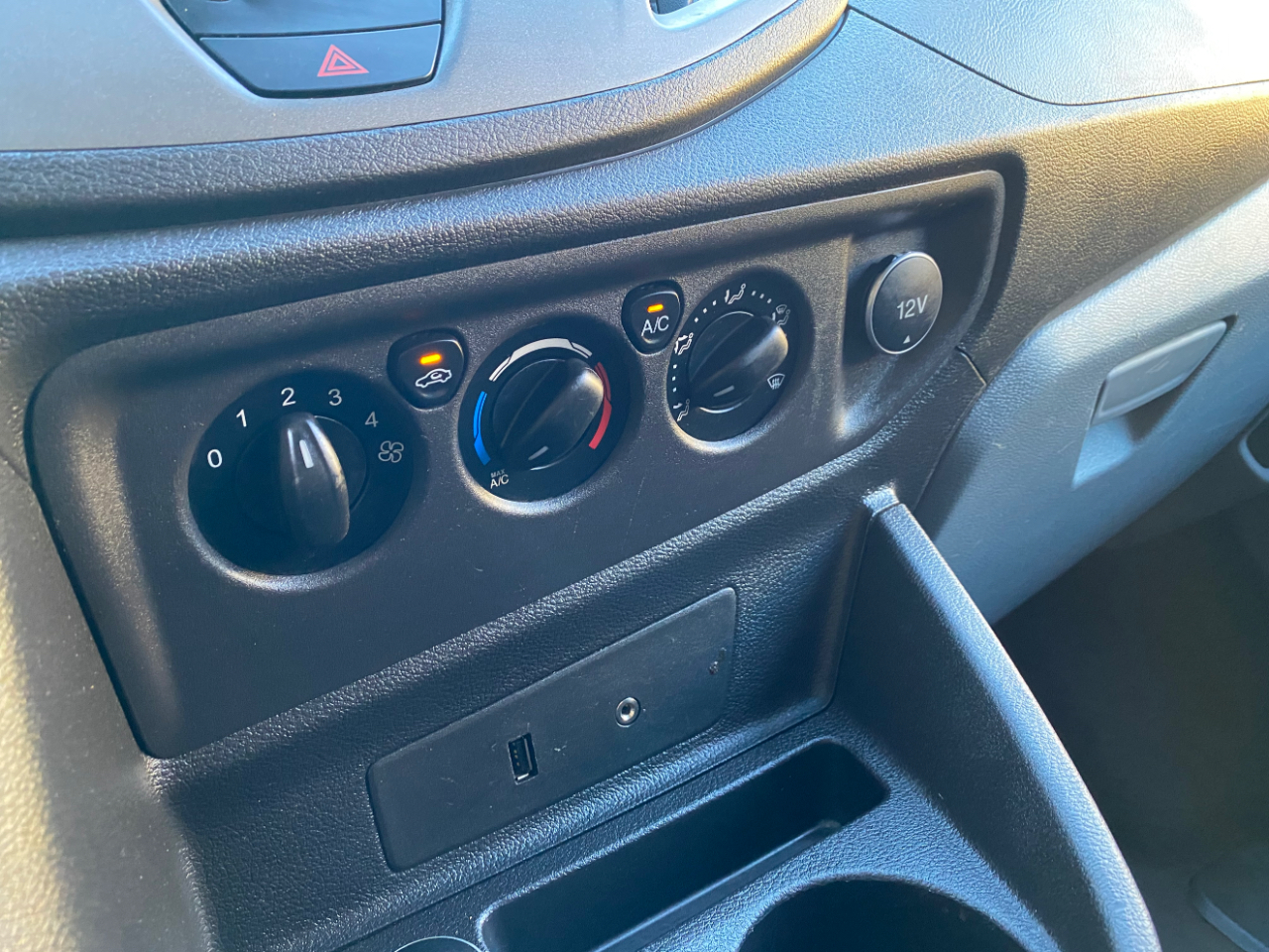 Ford Transit Wagon T-350 148" Low Roof XLT Swing-Out RH Dr 2016