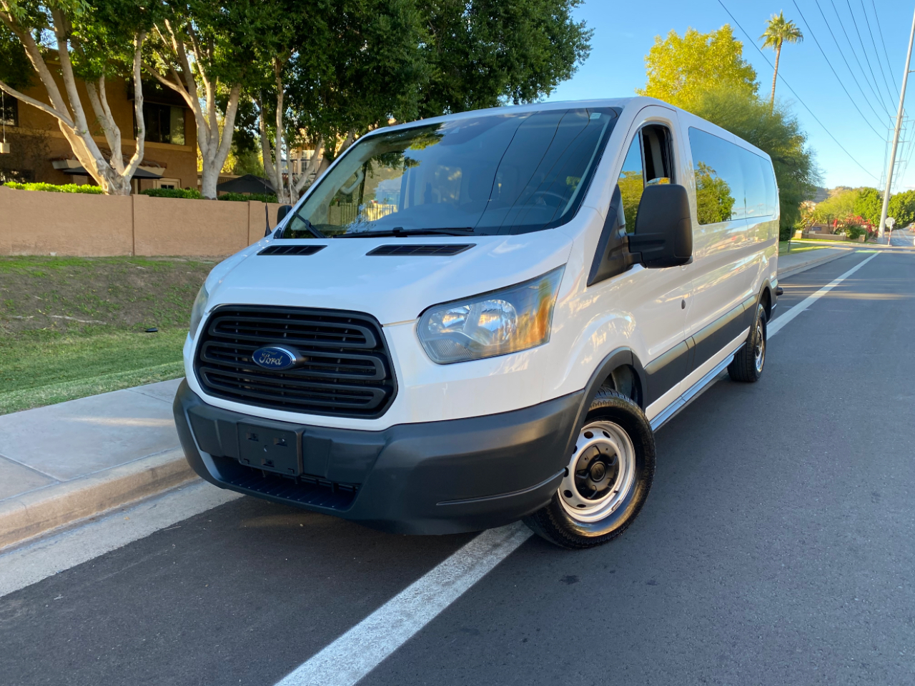 Ford Transit Wagon T-350 148" Low Roof XLT Swing-Out RH Dr 2016