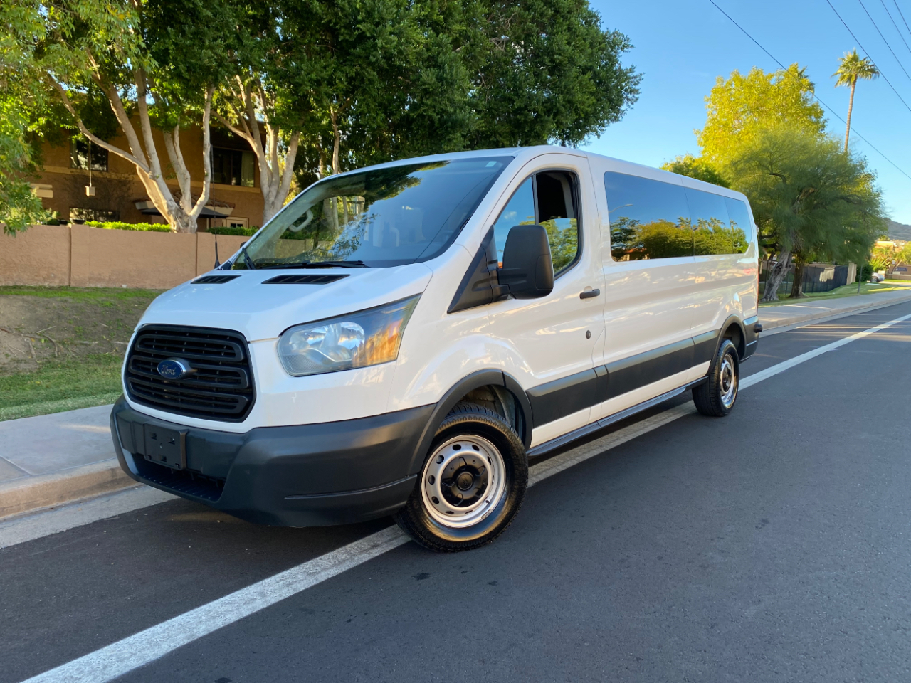 Ford Transit Wagon T-350 148" Low Roof XLT Swing-Out RH Dr 2016