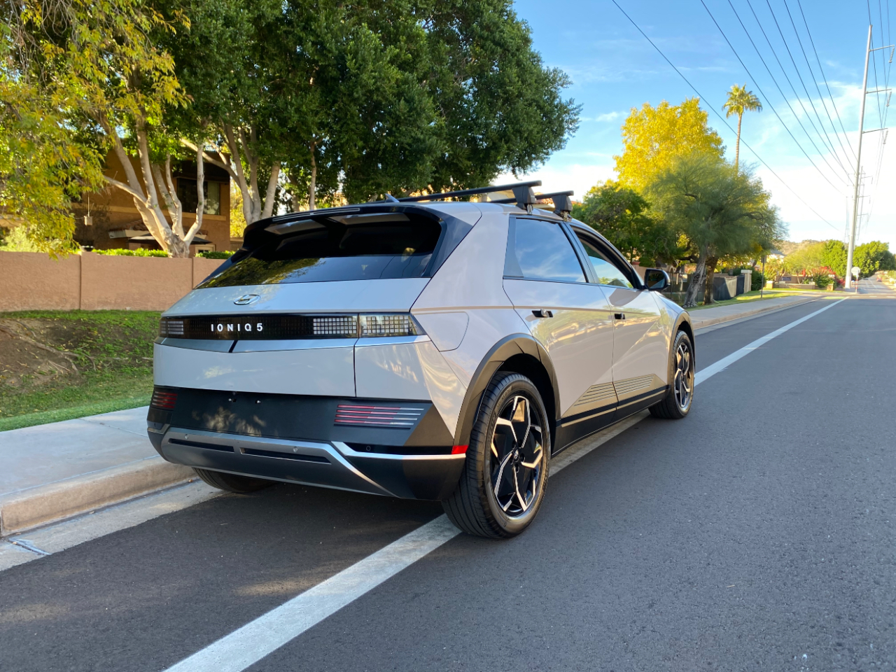 2023 Hyundai Ioniq 5 SE photo 3