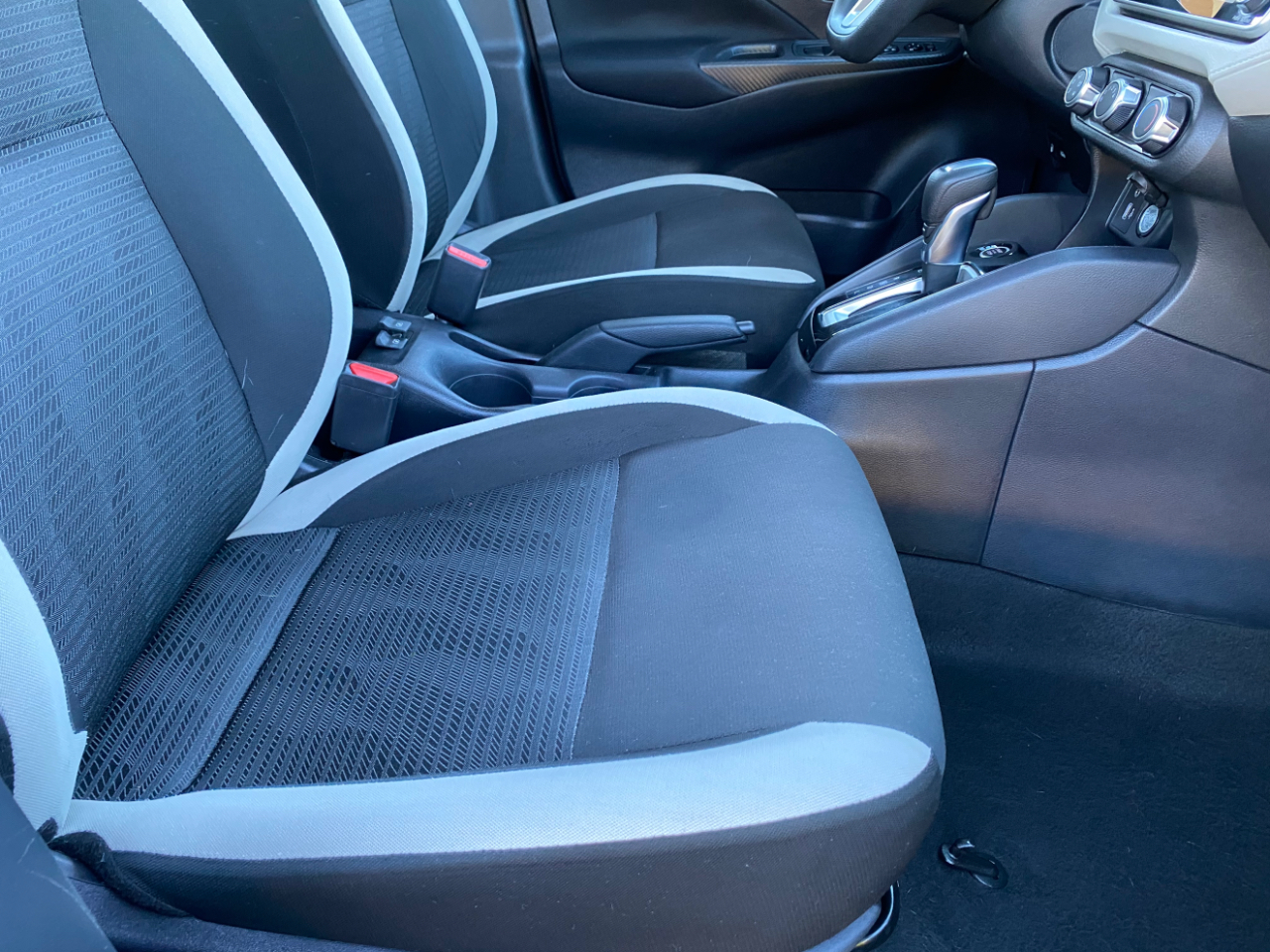 Nissan Versa SV CVT 2021