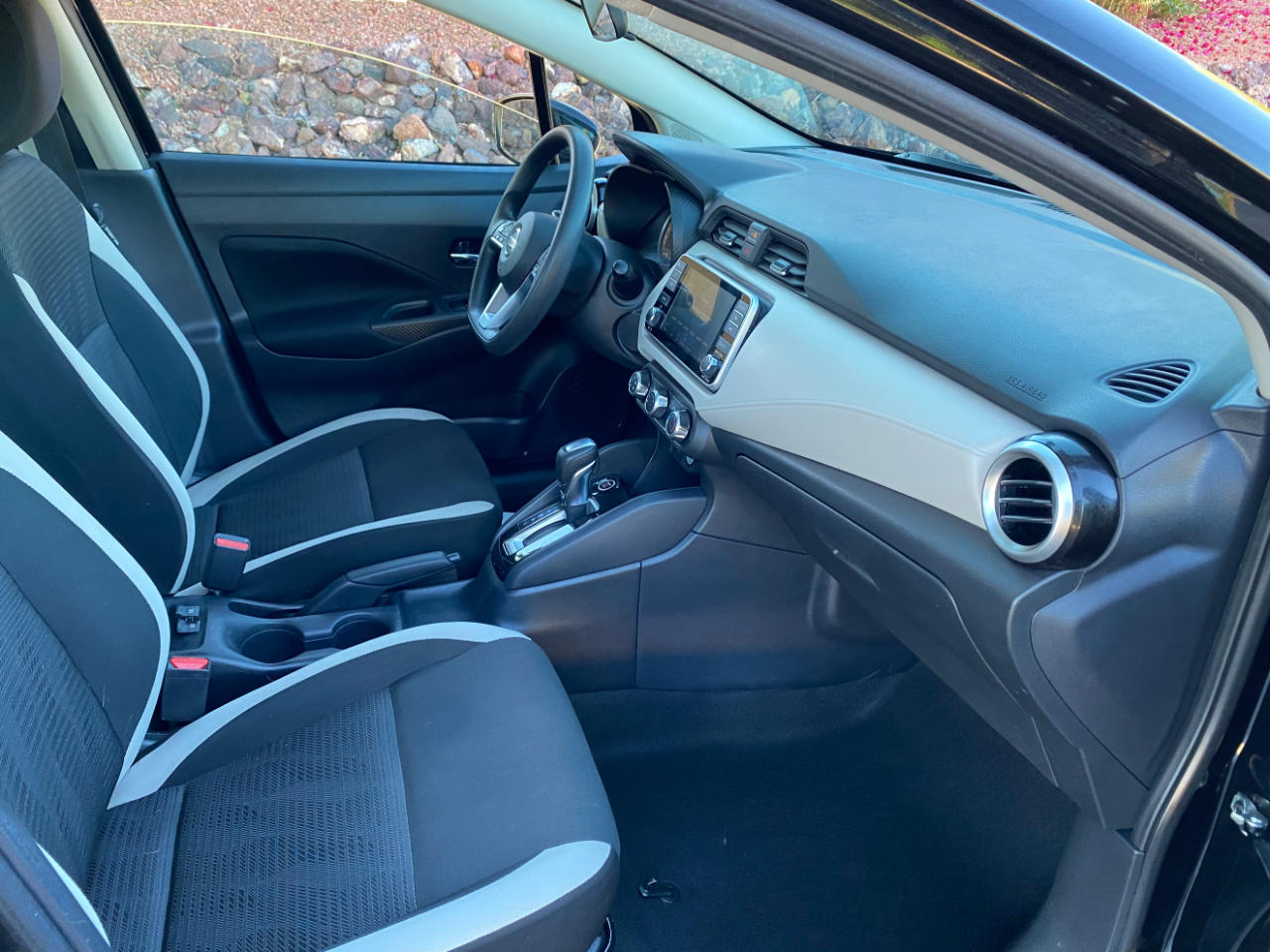 Nissan Versa SV CVT 2021