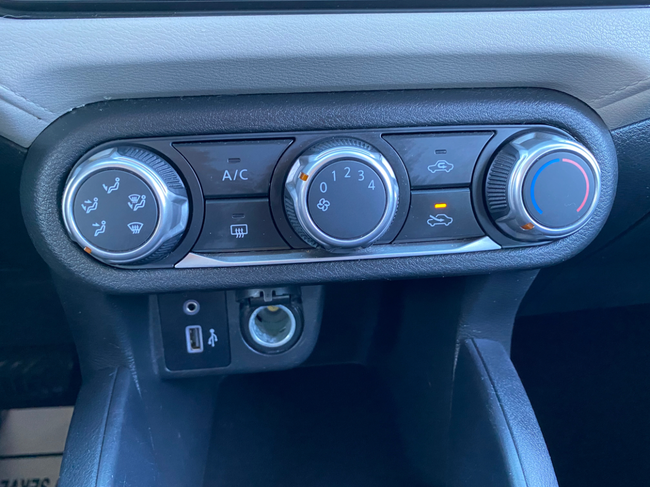 Nissan Versa SV CVT 2021