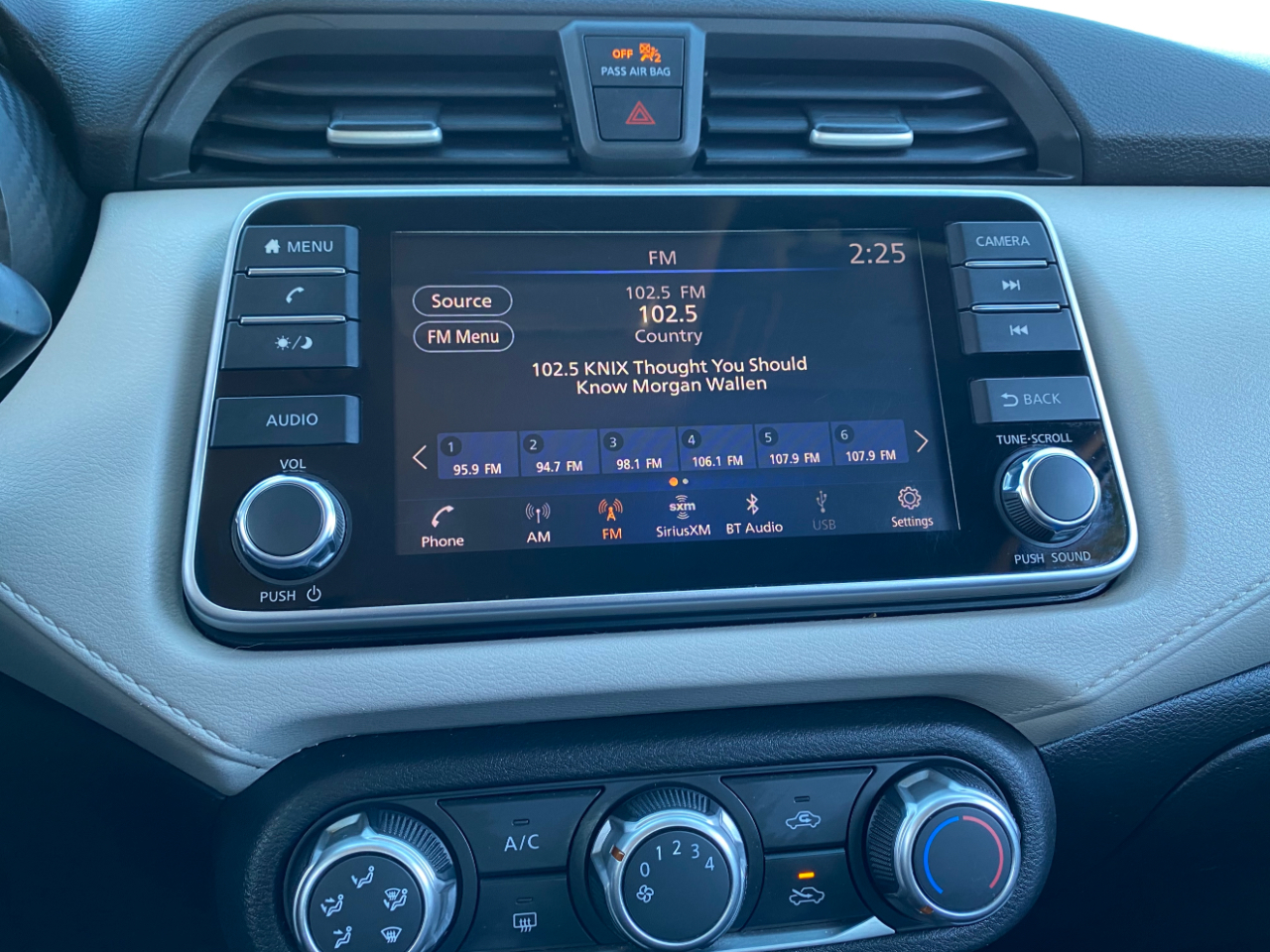 Nissan Versa SV CVT 2021