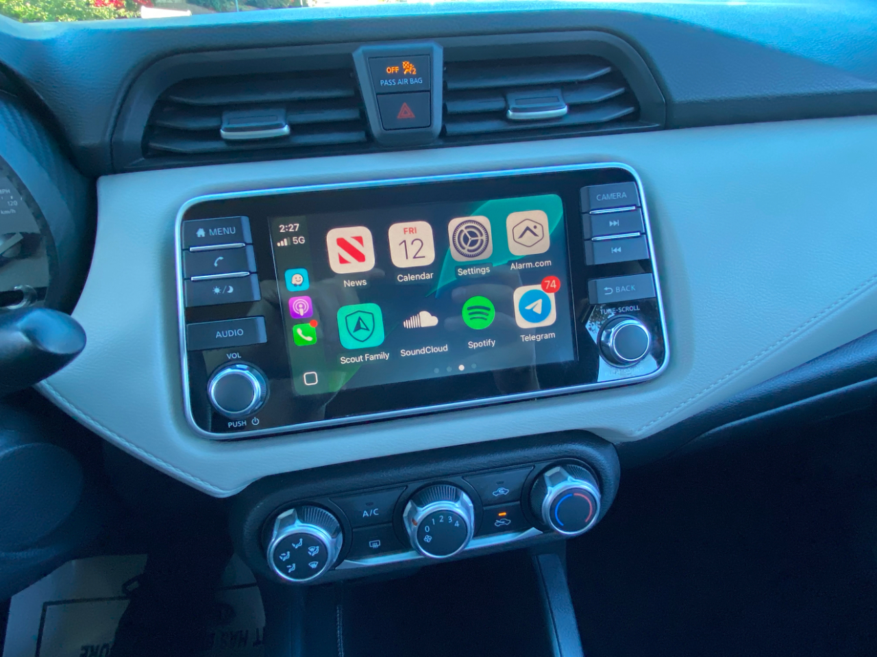 Nissan Versa SV CVT 2021