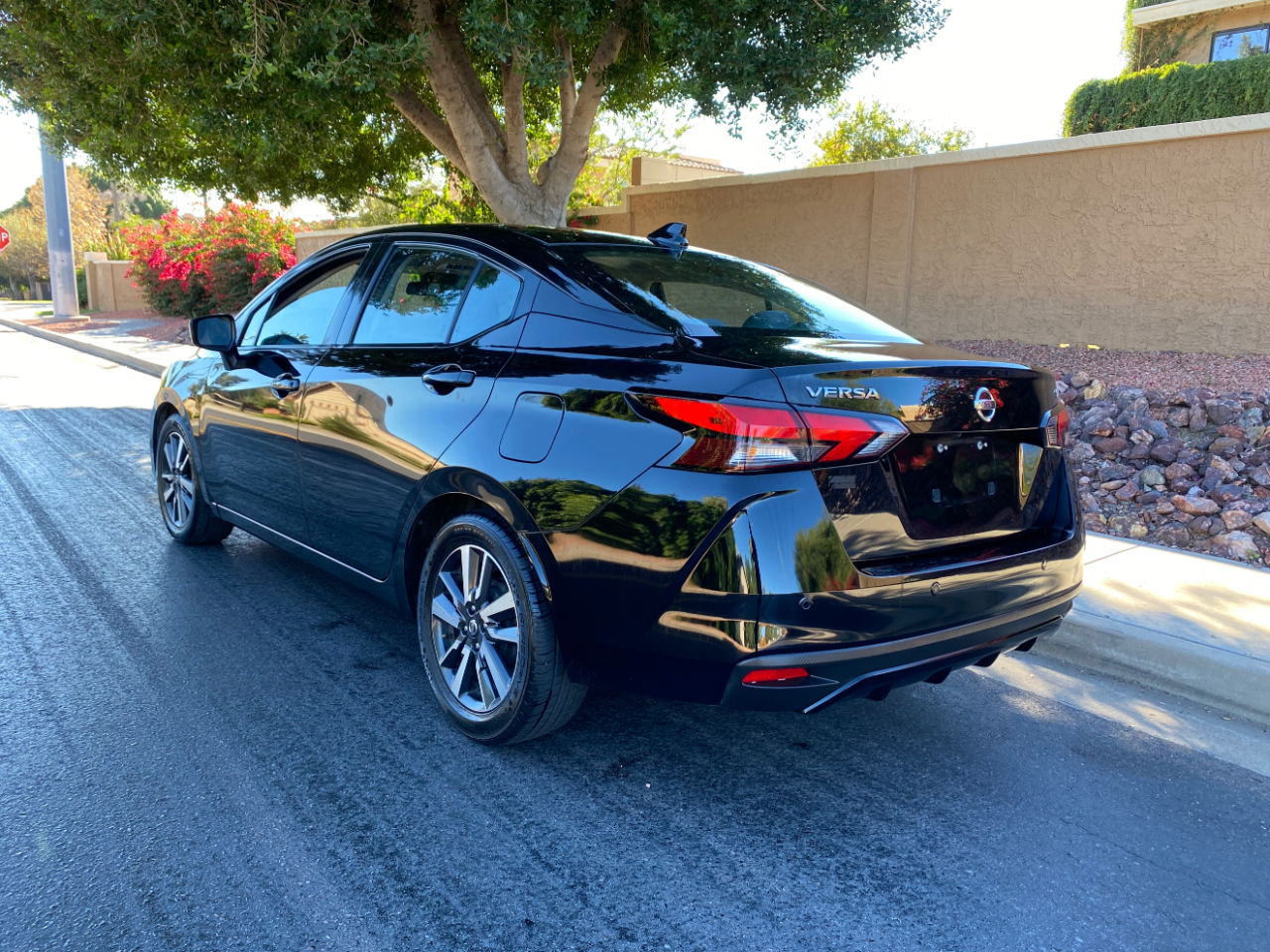 Nissan Versa SV CVT 2021
