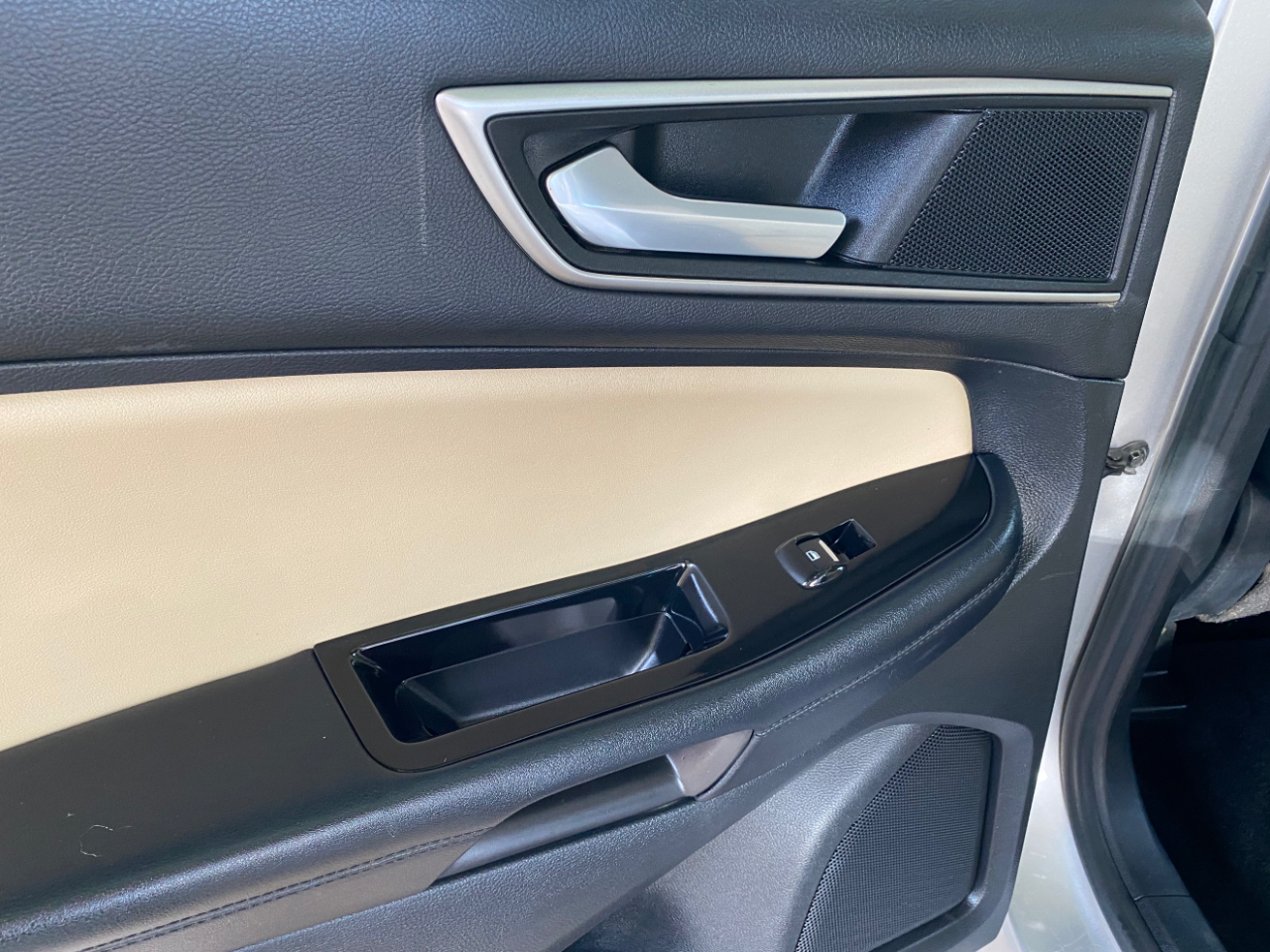 Ford Edge 4dr SEL FWD 2016