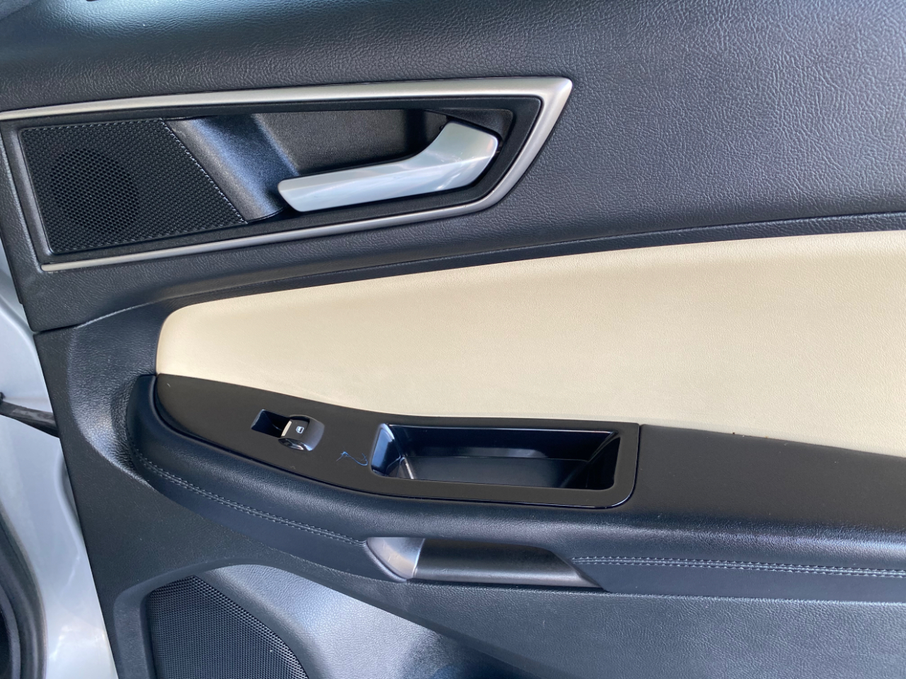 Ford Edge 4dr SEL FWD 2016