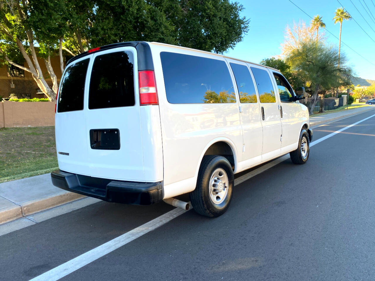 Chevrolet Express Passenger RWD 2500 135" LS 2017