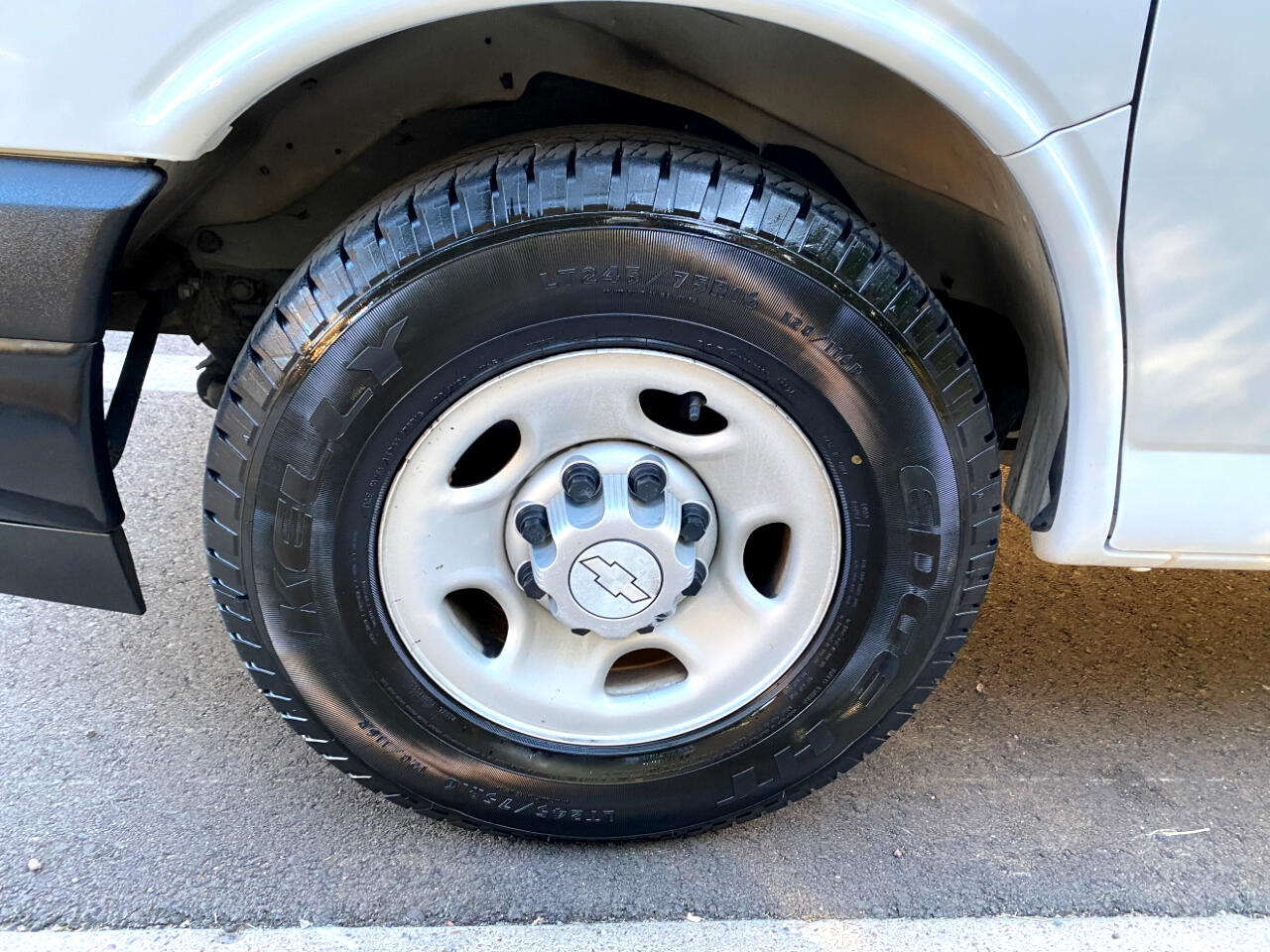 Chevrolet Express Passenger RWD 2500 135" LS 2017