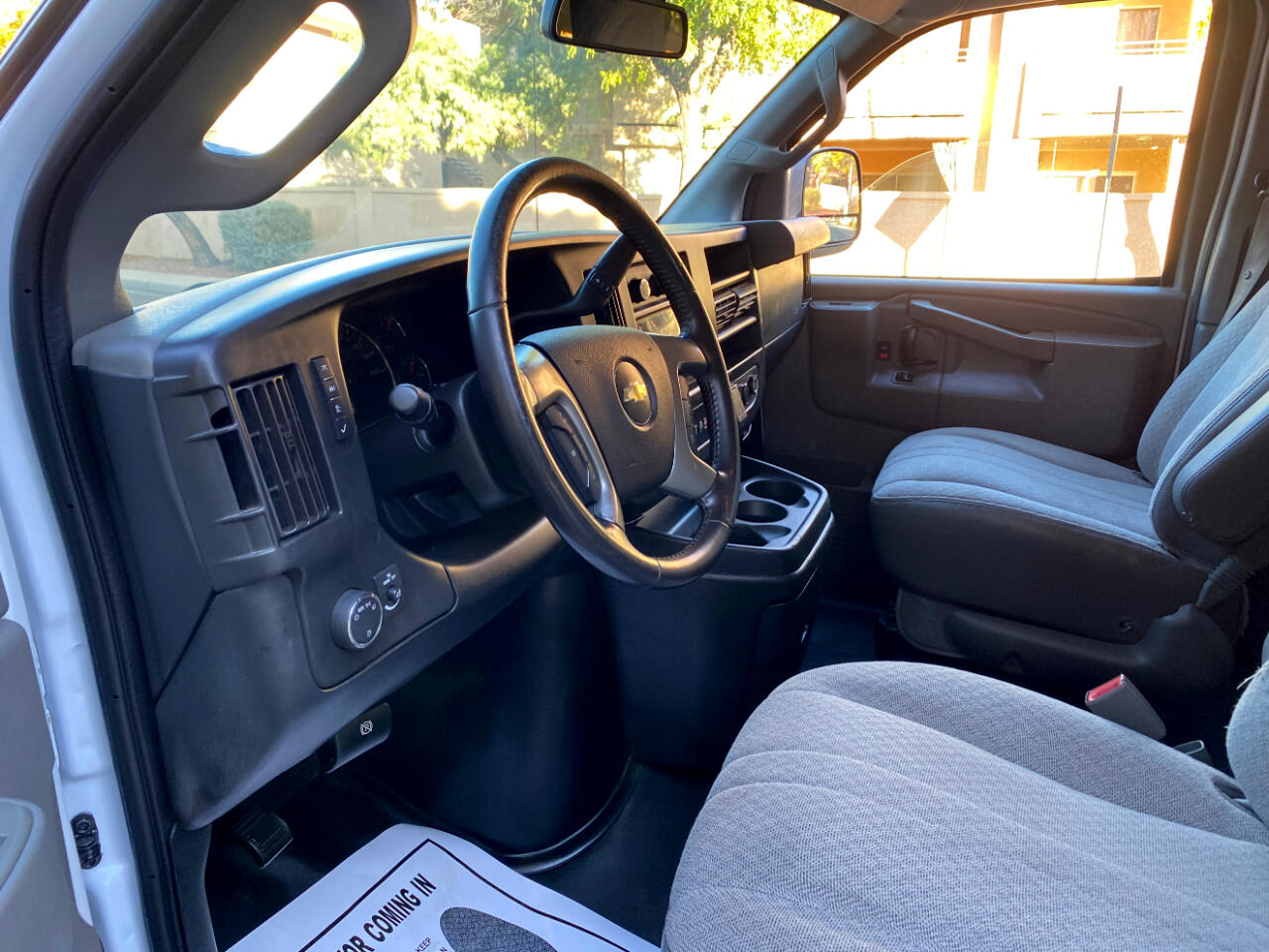 Chevrolet Express Passenger RWD 2500 135" LS 2017