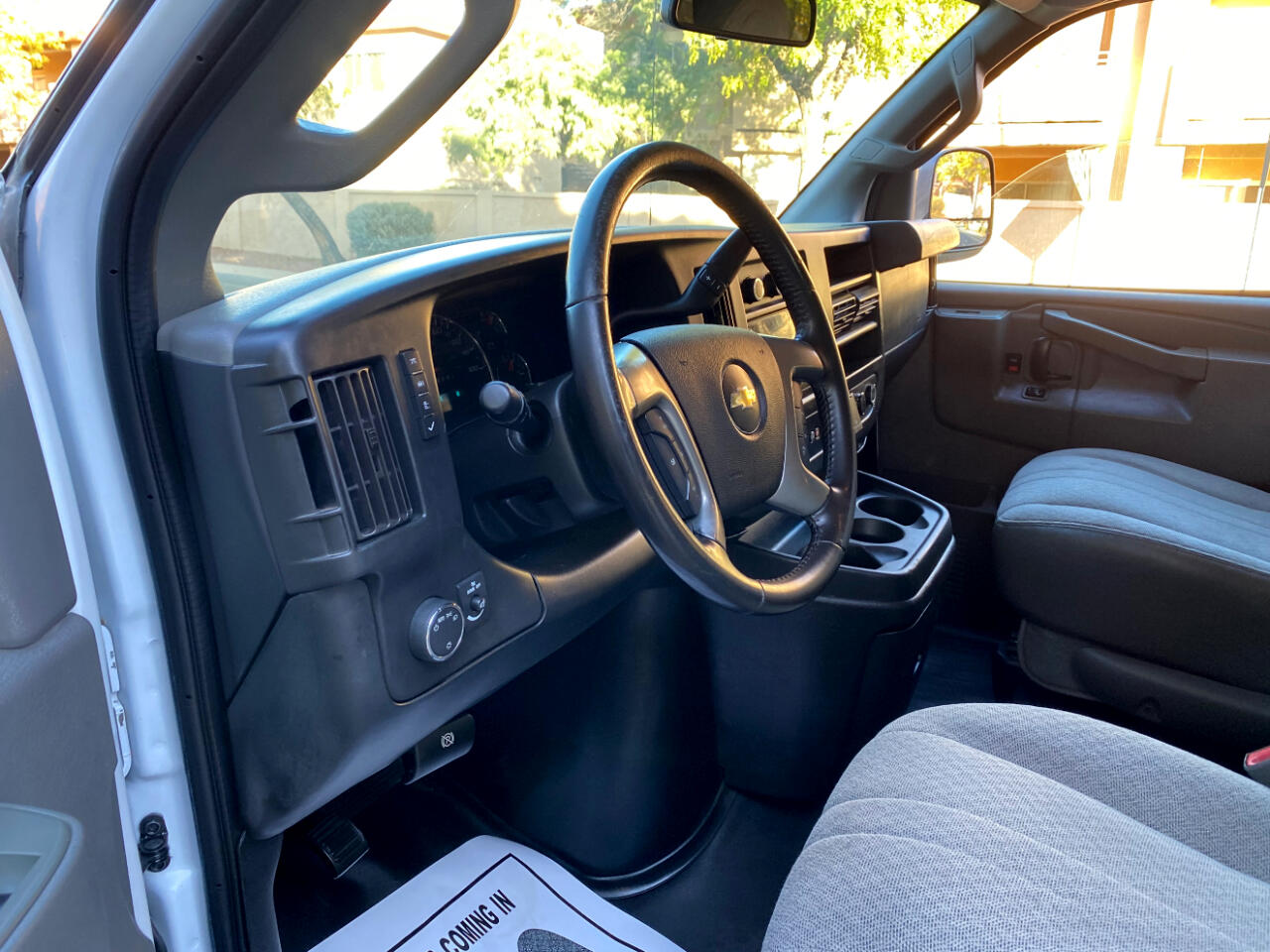 Chevrolet Express Passenger RWD 2500 135" LS 2017