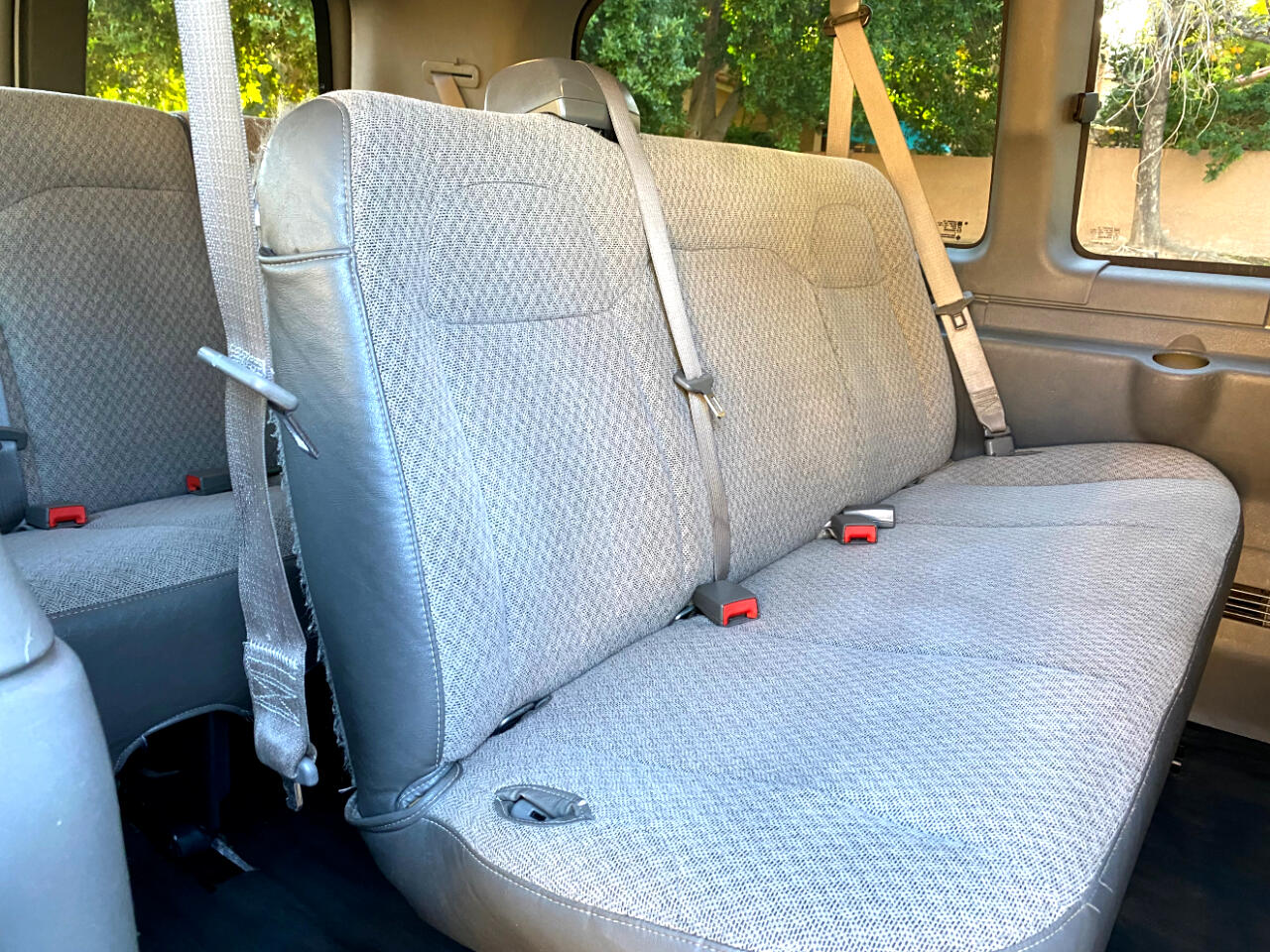 Chevrolet Express Passenger RWD 2500 135" LS 2017