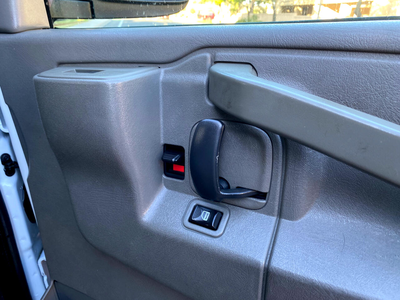 Chevrolet Express Passenger RWD 2500 135" LS 2017