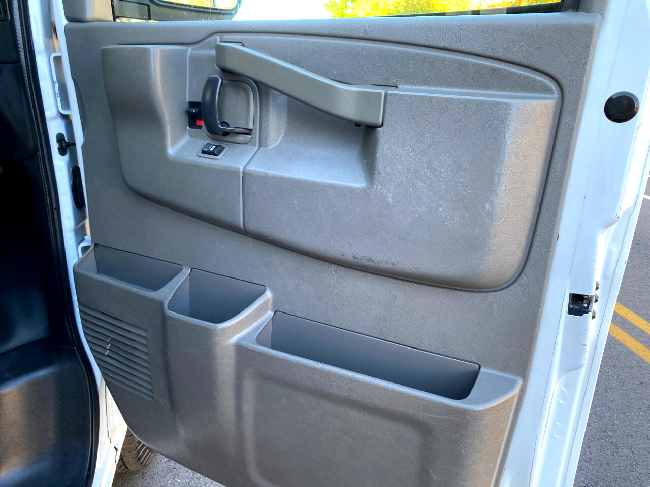 Chevrolet Express Passenger RWD 2500 135" LS 2017