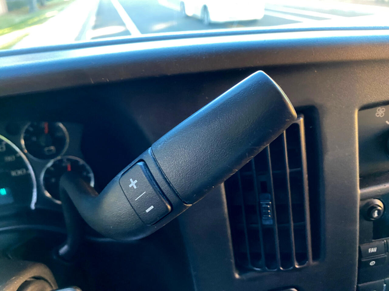 Chevrolet Express Passenger RWD 2500 135" LS 2017