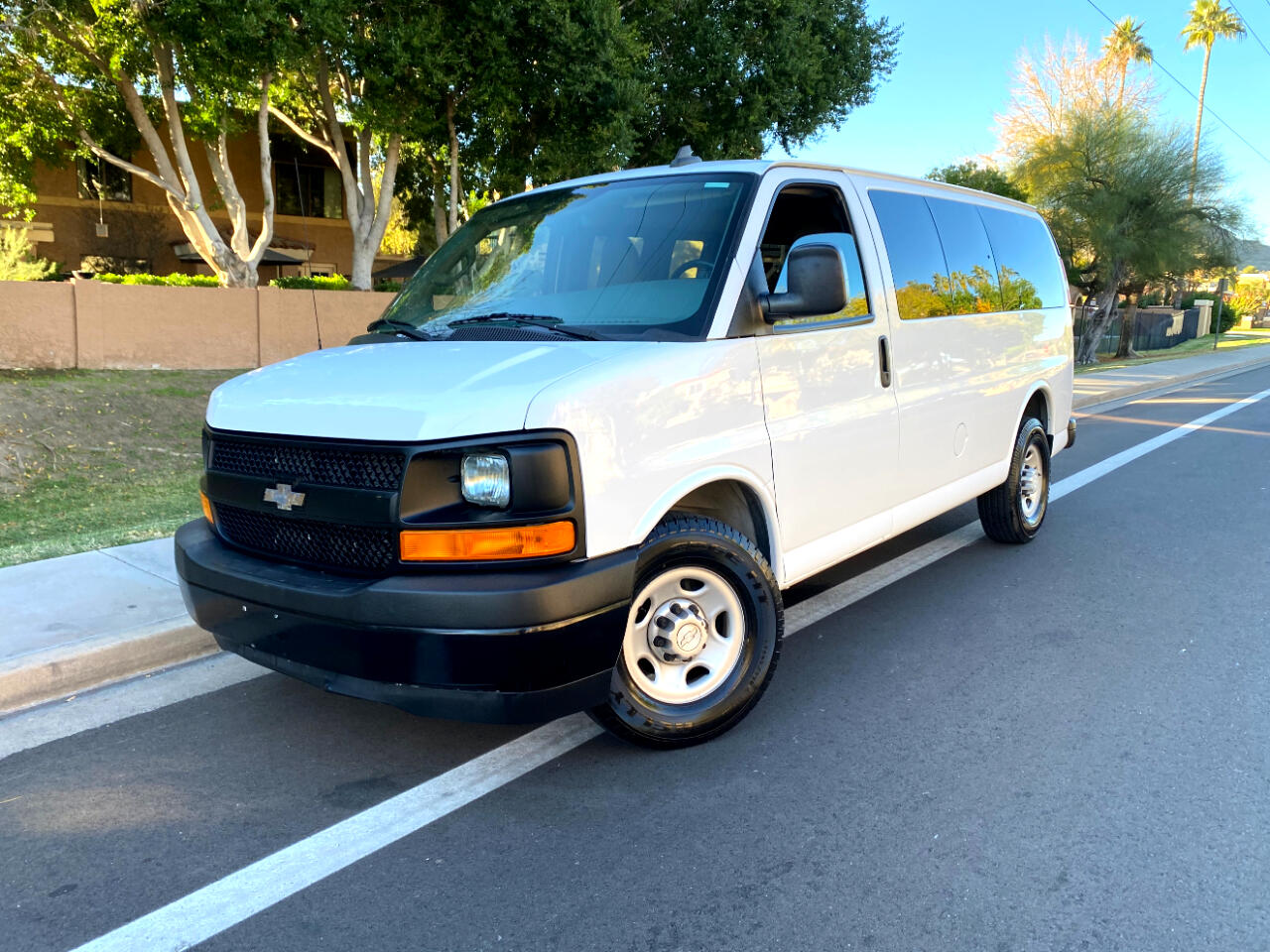 Chevrolet Express Passenger RWD 2500 135" LS 2017