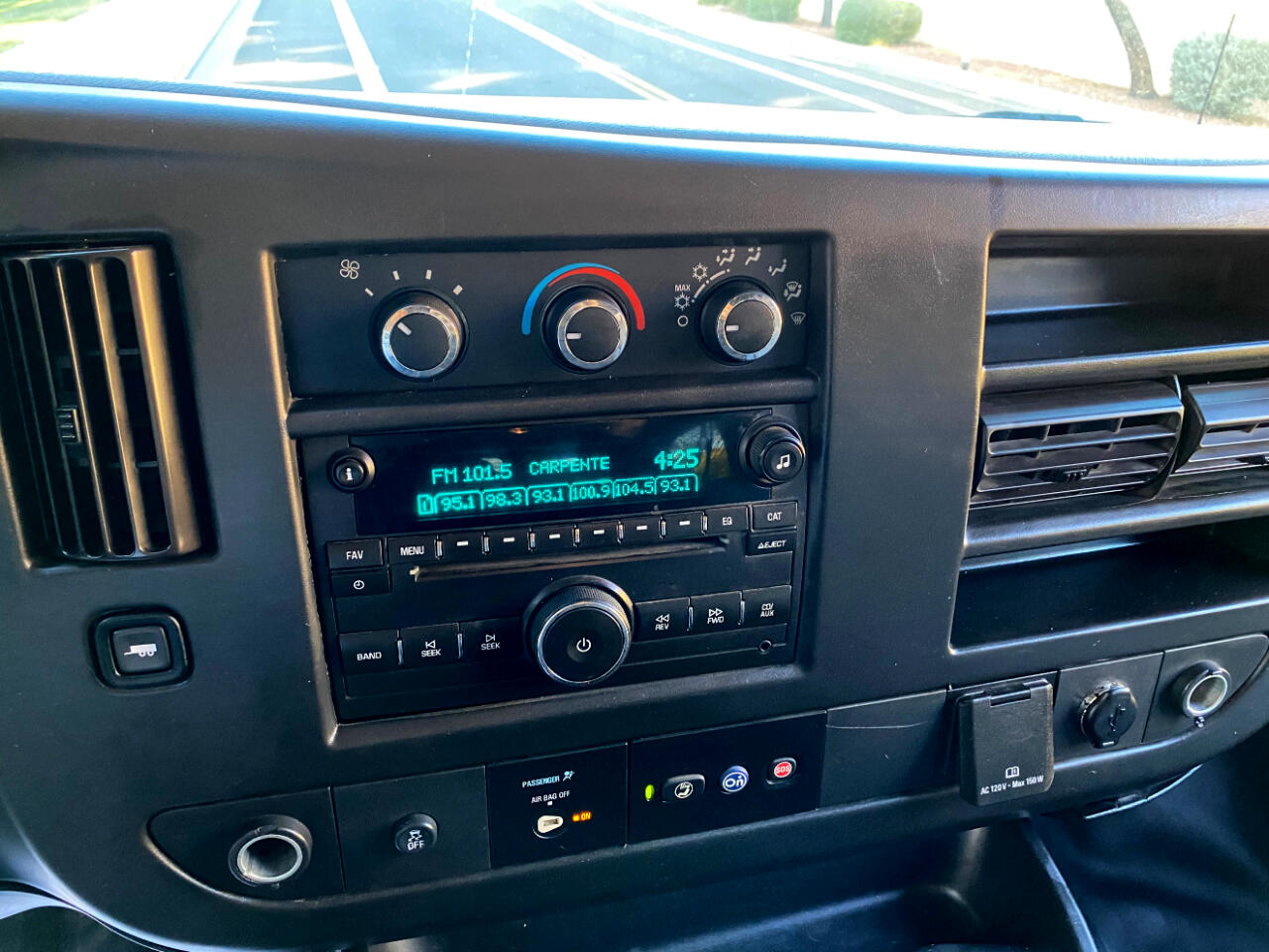 Chevrolet Express Passenger RWD 2500 135" LS 2017