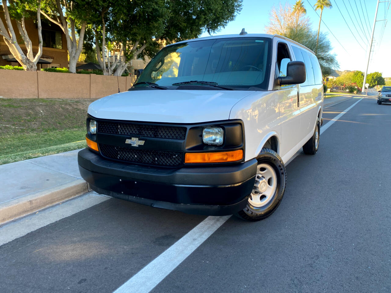 Chevrolet Express Passenger RWD 2500 135" LS 2017