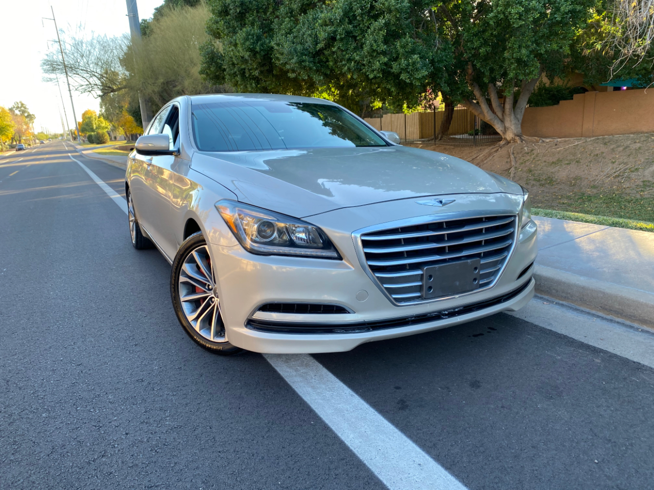 Hyundai Genesis 4dr Sdn V6 3.8L RWD 2015