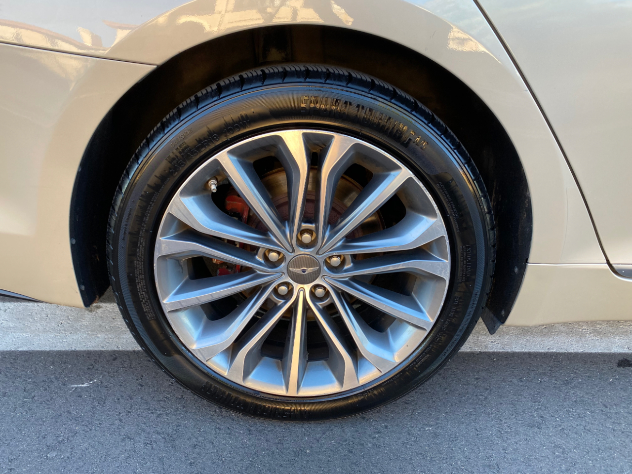 Hyundai Genesis 4dr Sdn V6 3.8L RWD 2015