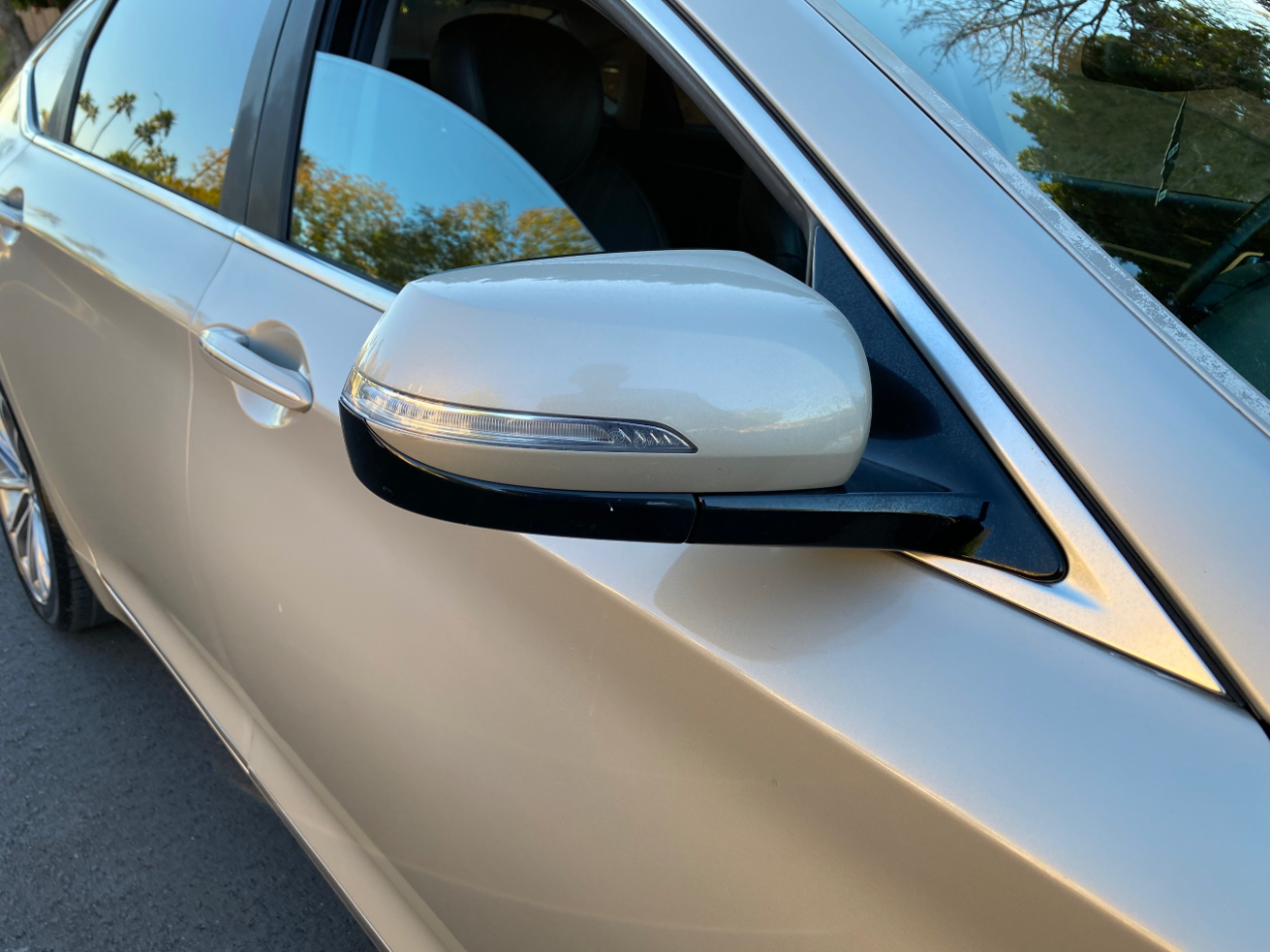 Hyundai Genesis 4dr Sdn V6 3.8L RWD 2015