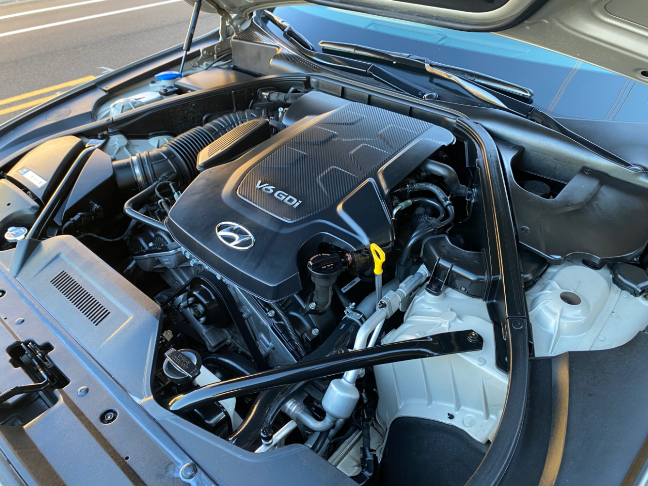 Hyundai Genesis 4dr Sdn V6 3.8L RWD 2015