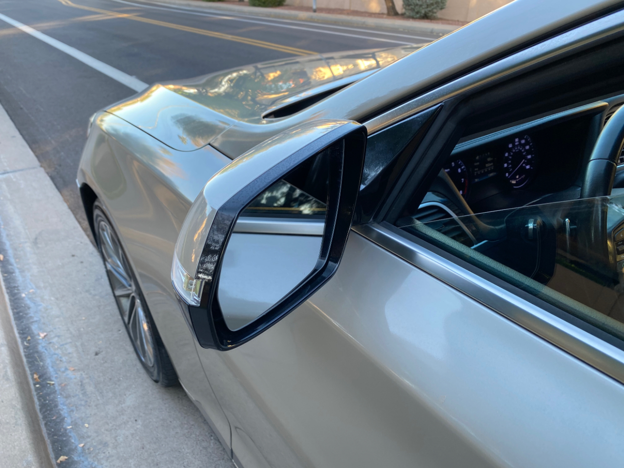 Hyundai Genesis 4dr Sdn V6 3.8L RWD 2015