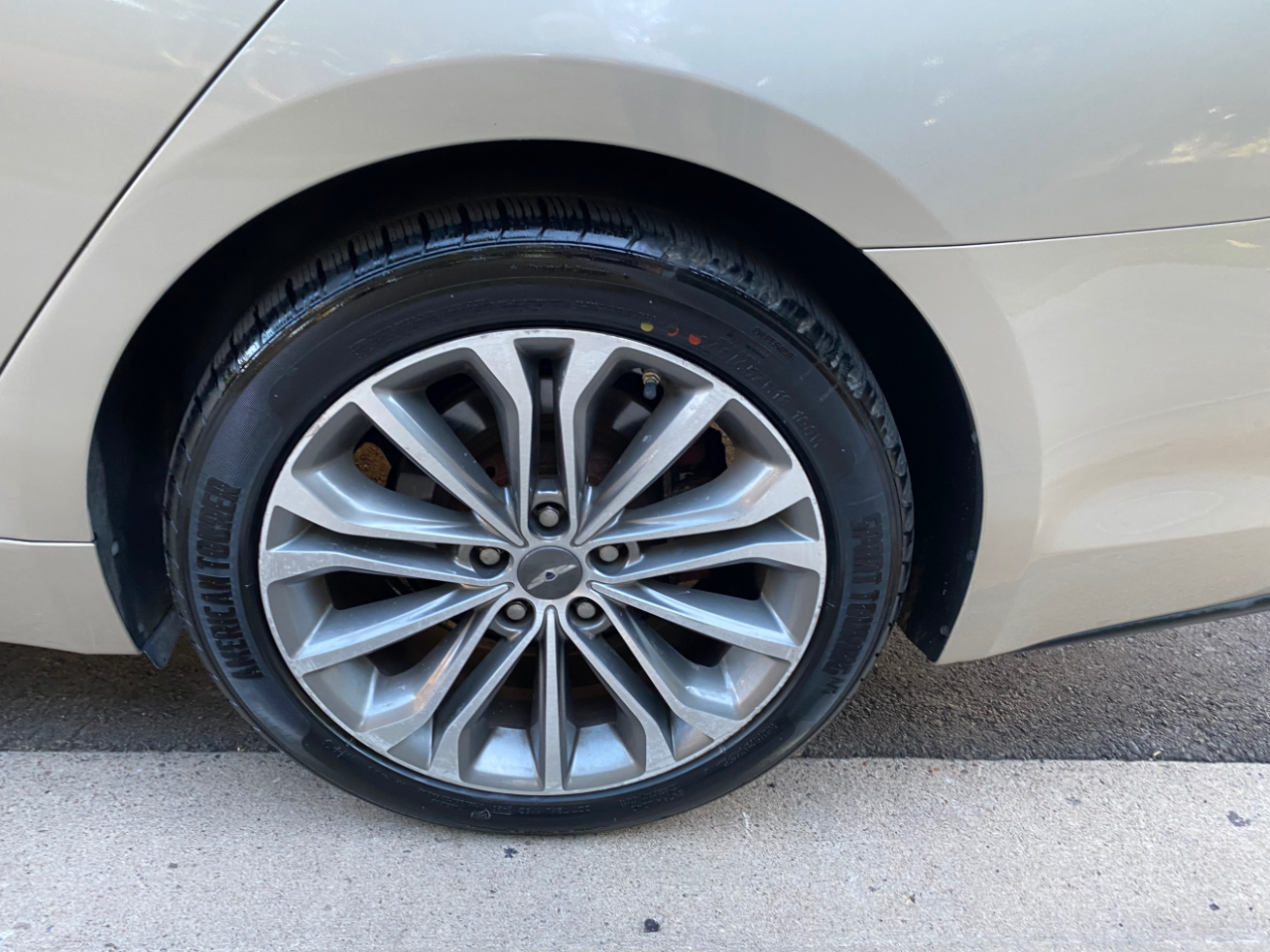 Hyundai Genesis 4dr Sdn V6 3.8L RWD 2015