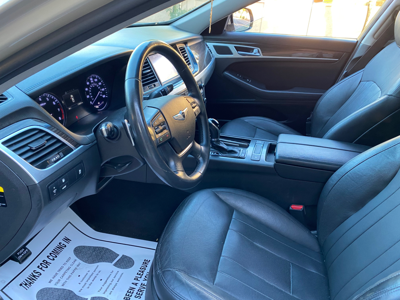 Hyundai Genesis 4dr Sdn V6 3.8L RWD 2015