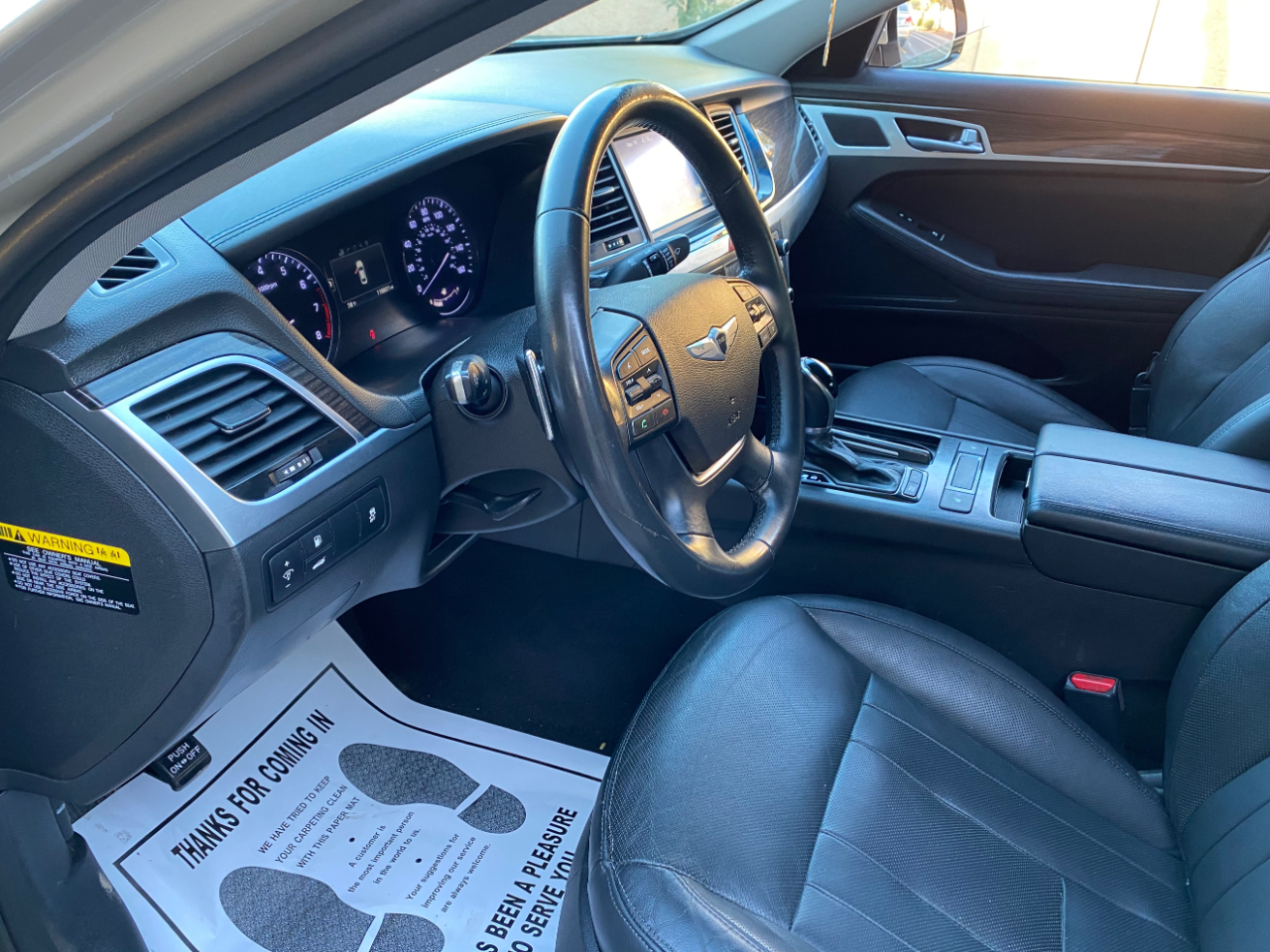 Hyundai Genesis 4dr Sdn V6 3.8L RWD 2015