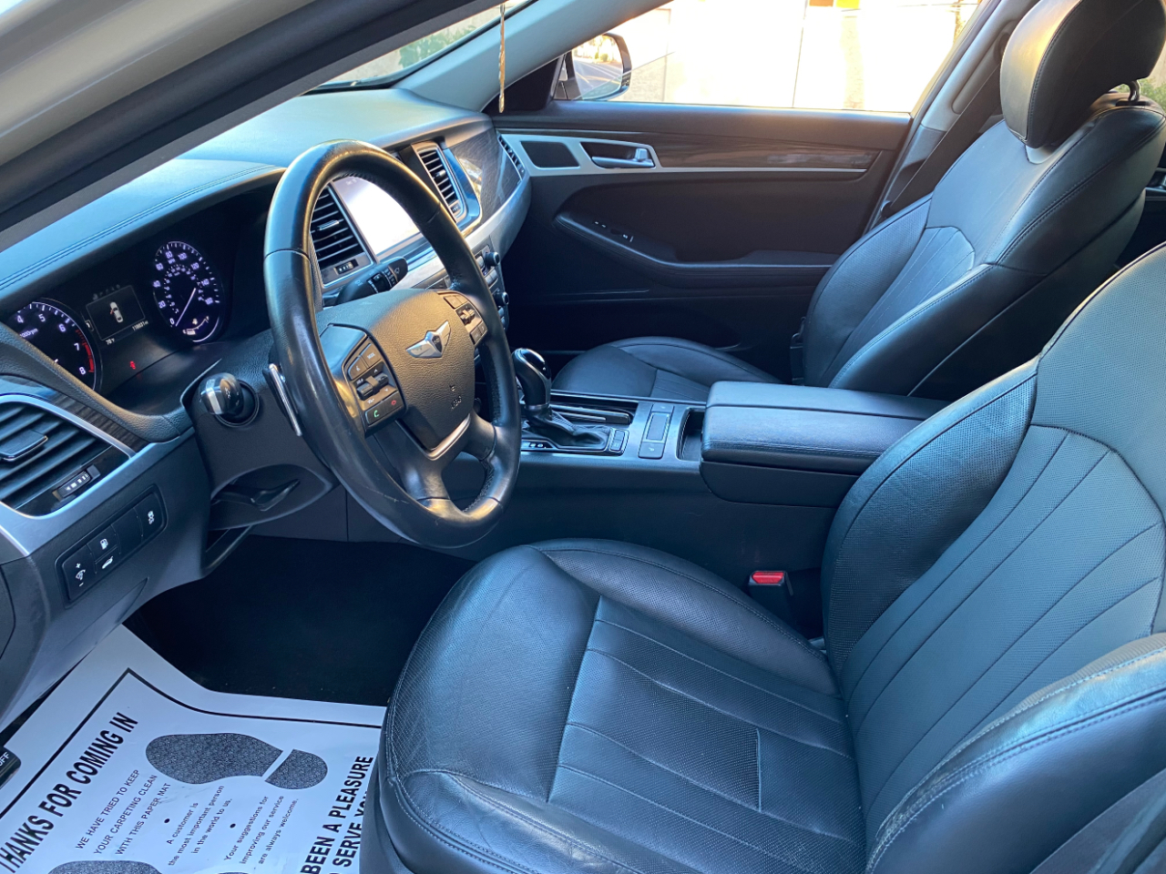 Hyundai Genesis 4dr Sdn V6 3.8L RWD 2015