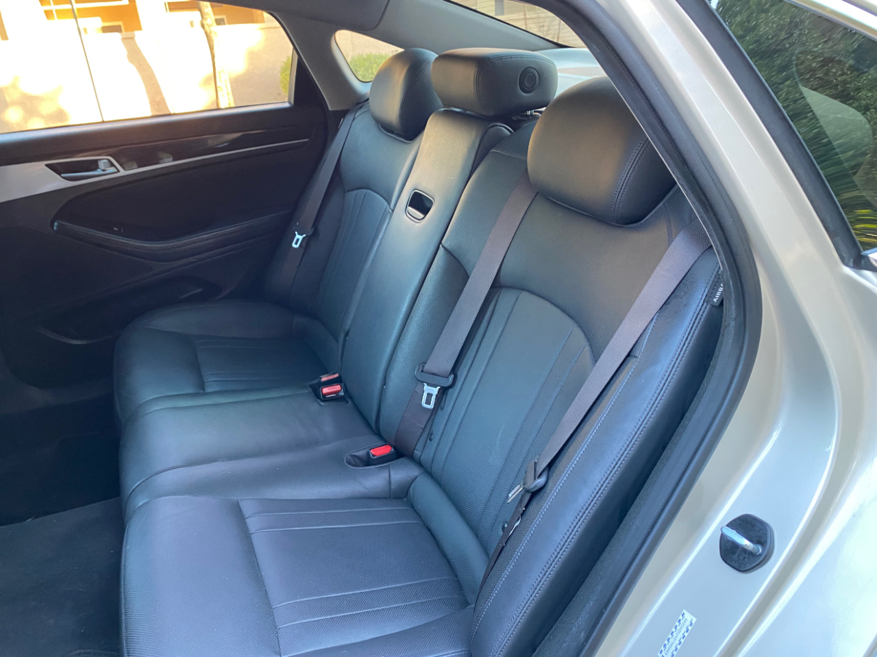 Hyundai Genesis 4dr Sdn V6 3.8L RWD 2015