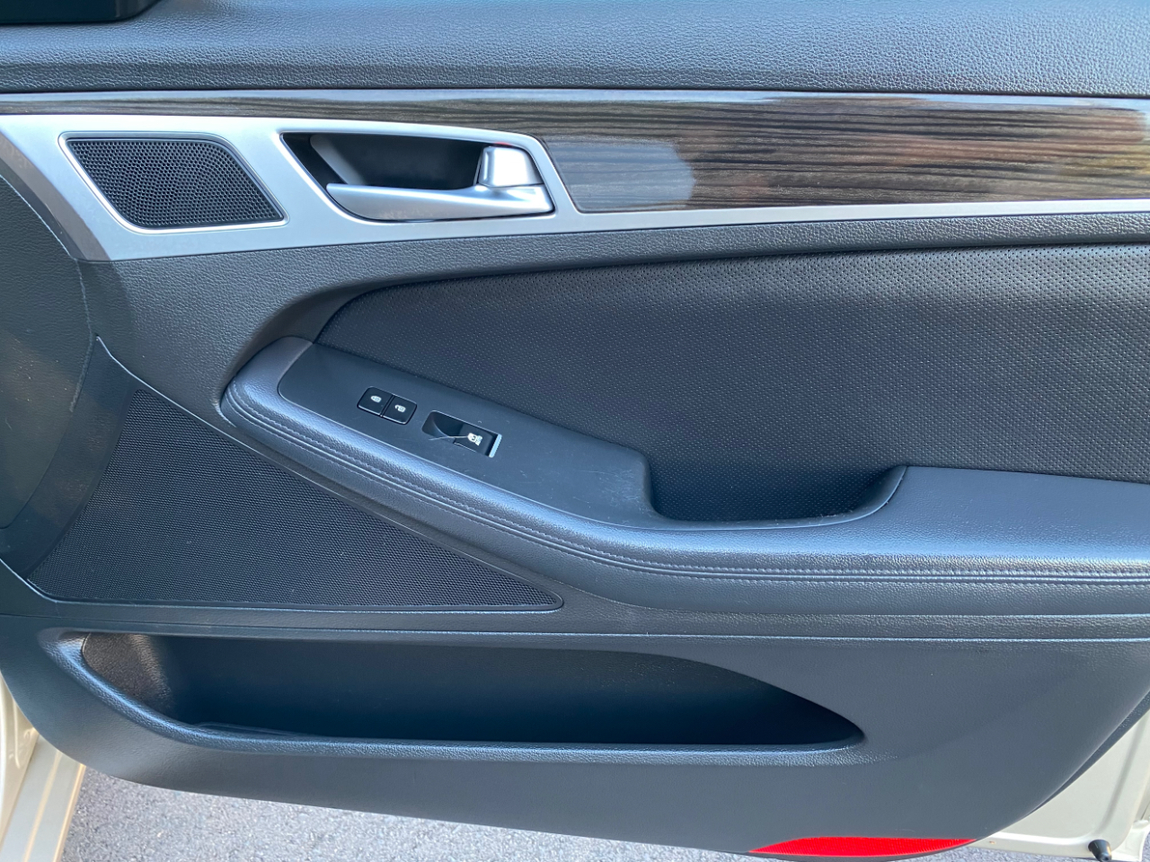 Hyundai Genesis 4dr Sdn V6 3.8L RWD 2015