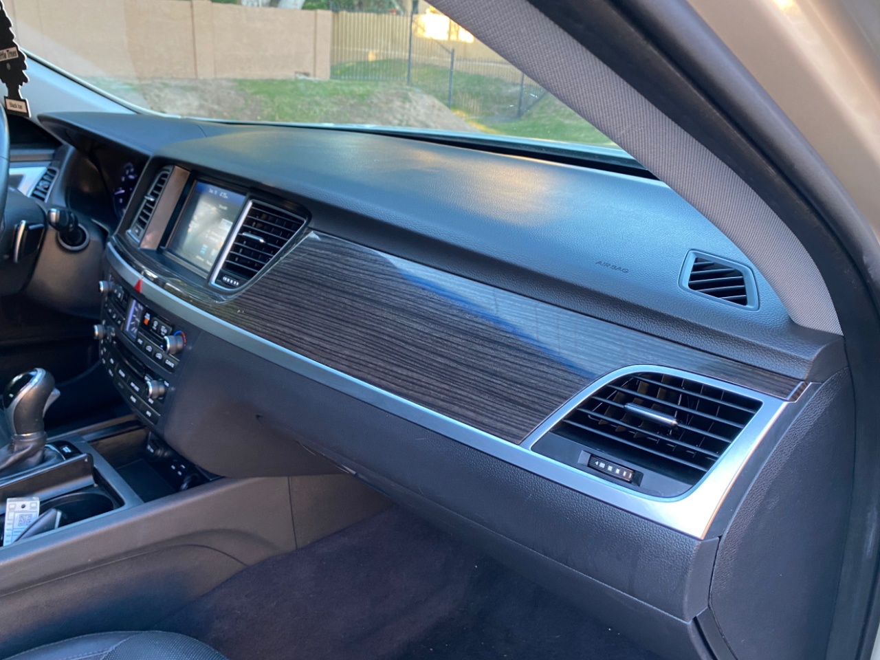 Hyundai Genesis 4dr Sdn V6 3.8L RWD 2015