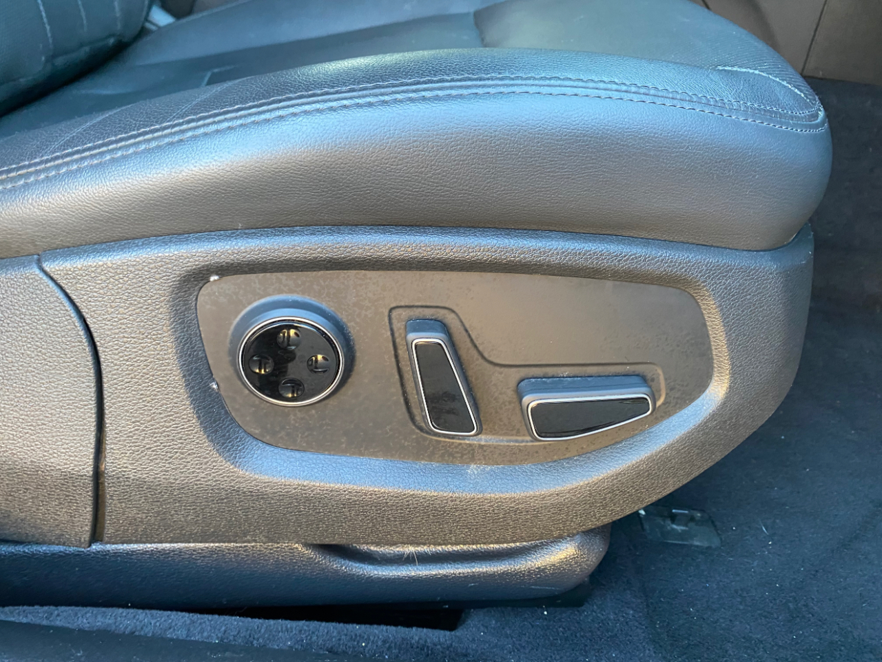 Hyundai Genesis 4dr Sdn V6 3.8L RWD 2015