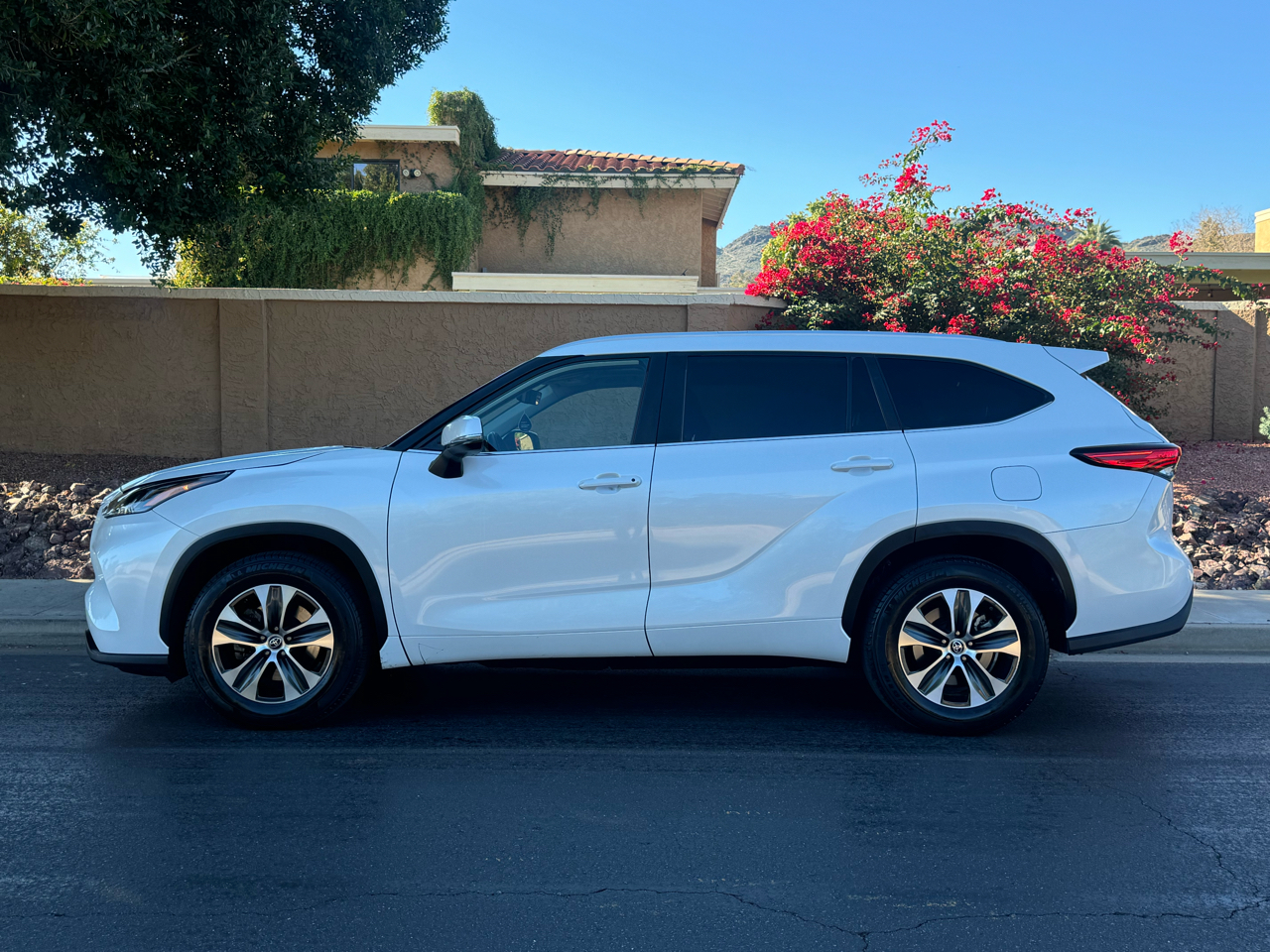 Toyota Highlander XLE 2023