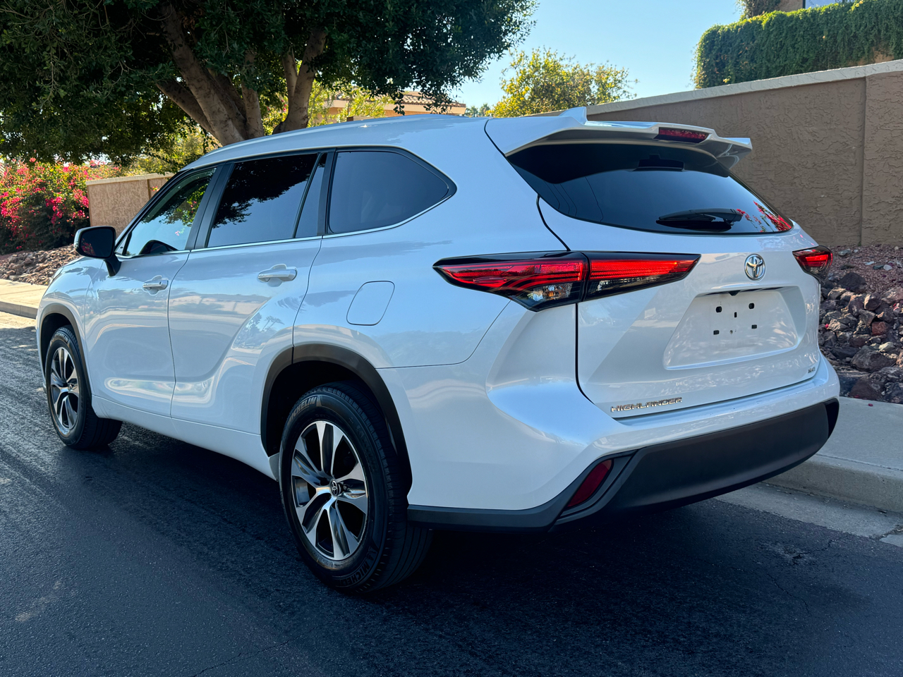 Toyota Highlander XLE 2023