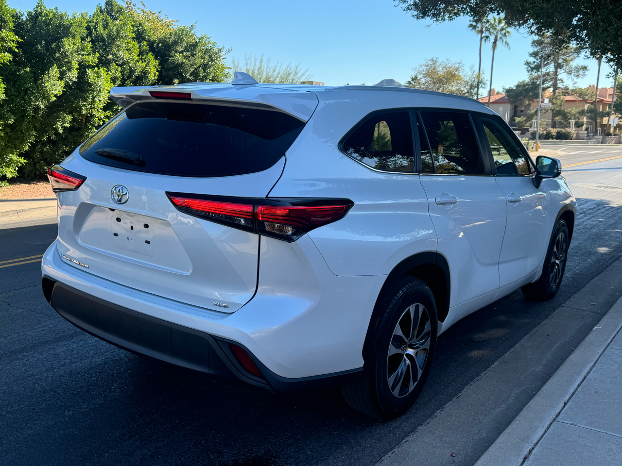 Toyota Highlander XLE 2023