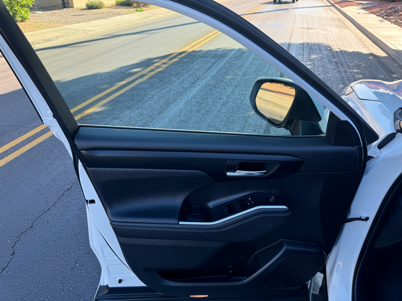 Toyota Highlander XLE 2023