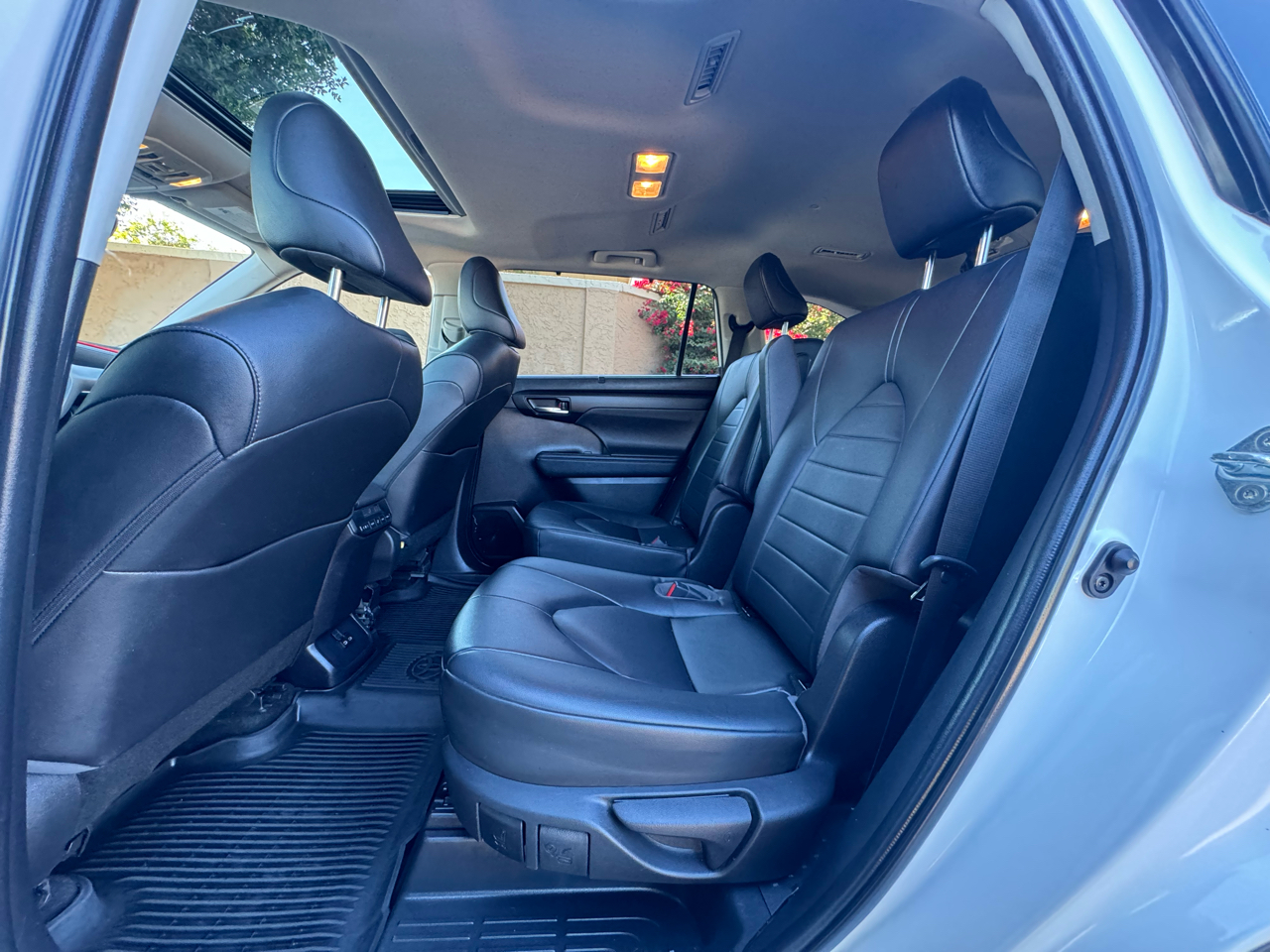 Toyota Highlander XLE 2023