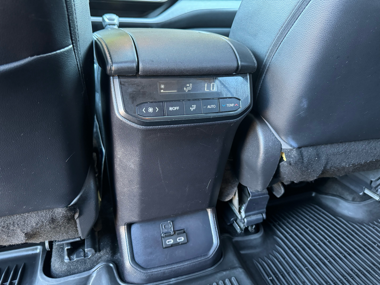 Toyota Highlander XLE 2023