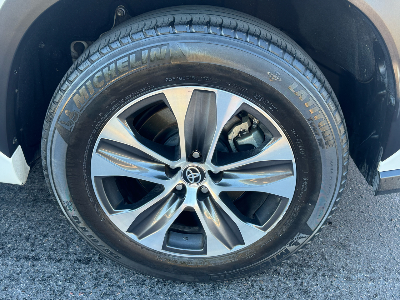 Toyota Highlander XLE 2023