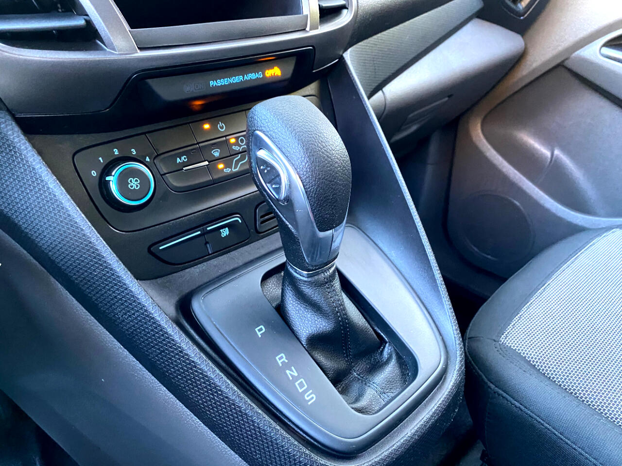 Ford Transit Connect Van XL LWB w/Rear Symmetrical Doors 2022